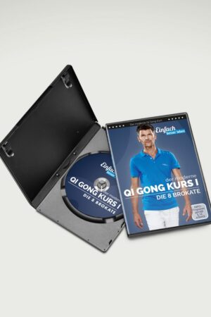 DVD cover from modern Qi Gong course 8 brocades with Wolfgang open, above closed DVD package