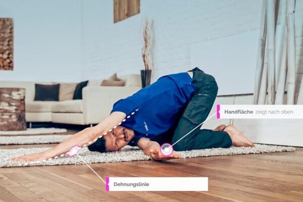 Wolfgang at the meridian yoga exercise needle for the small intestine meridian with drawn stretch line