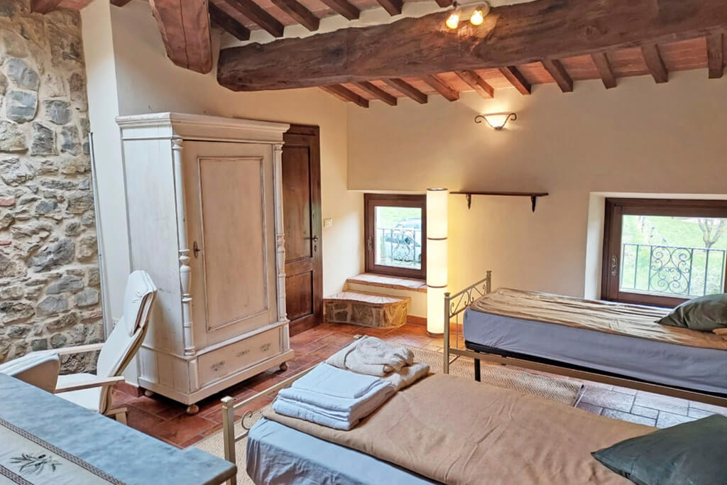 Habitación abuhardillada YIN YANG